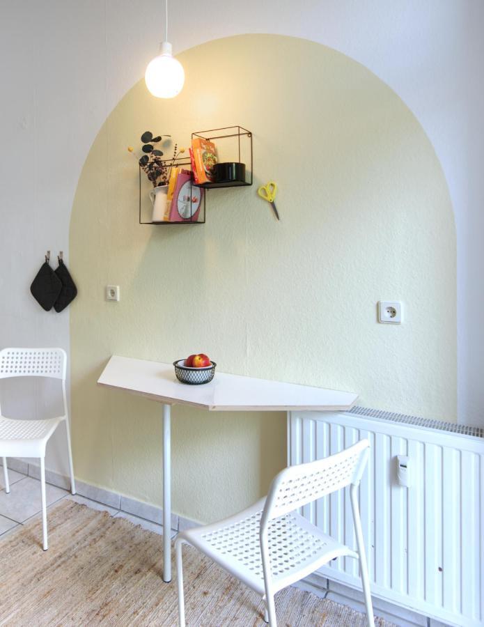 Vonbehling Boutique Apartment Mit 65Zoll Tv Und Designerstuecken Halle  Exterior photo