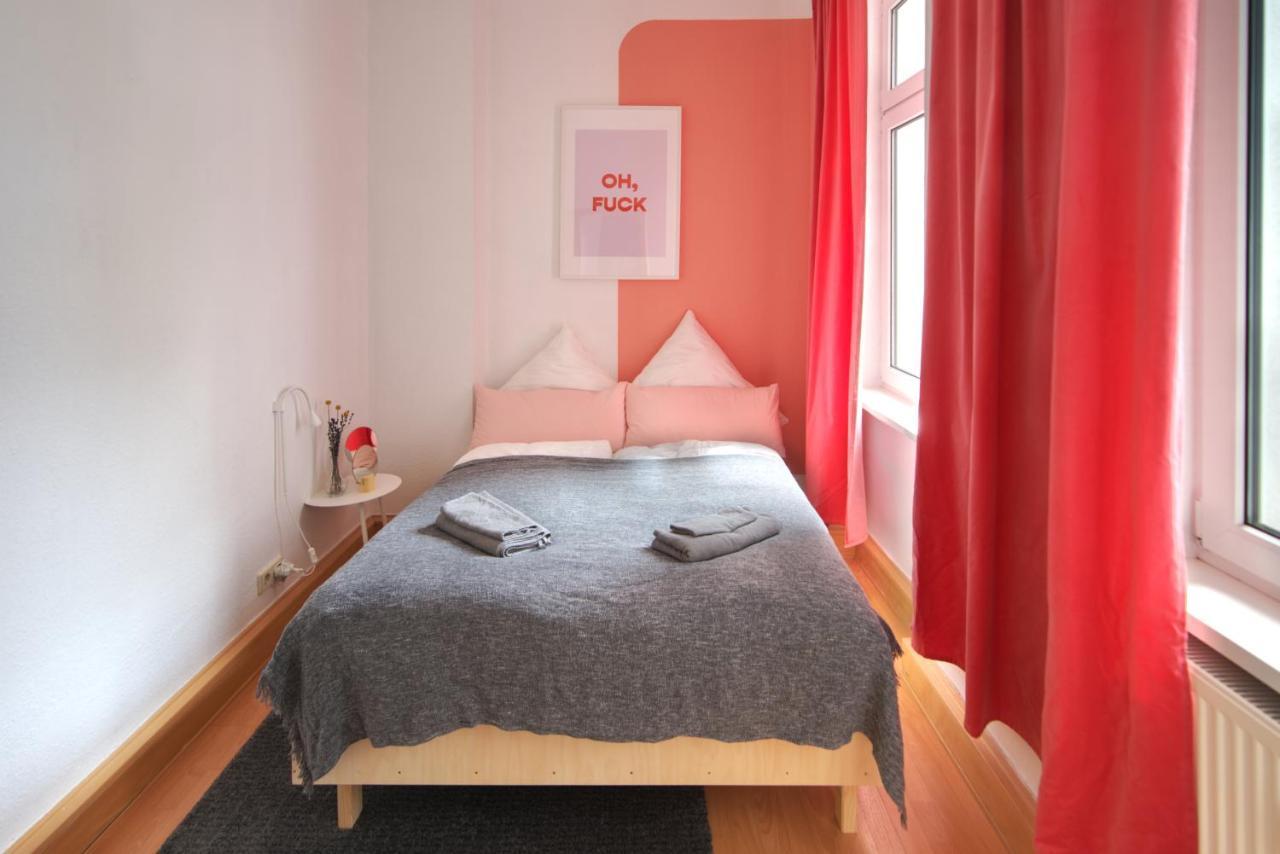 Vonbehling Boutique Apartment Mit 65Zoll Tv Und Designerstuecken Halle  Exterior photo